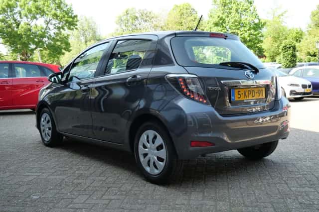 Toyota Yaris (2013) thumbnail 20