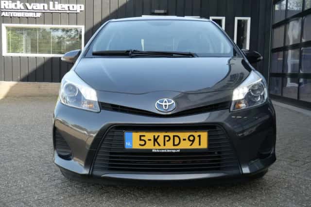 Toyota Yaris (2013) thumbnail 21