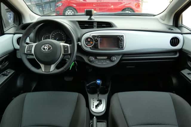 Toyota Yaris (2013) thumbnail 26