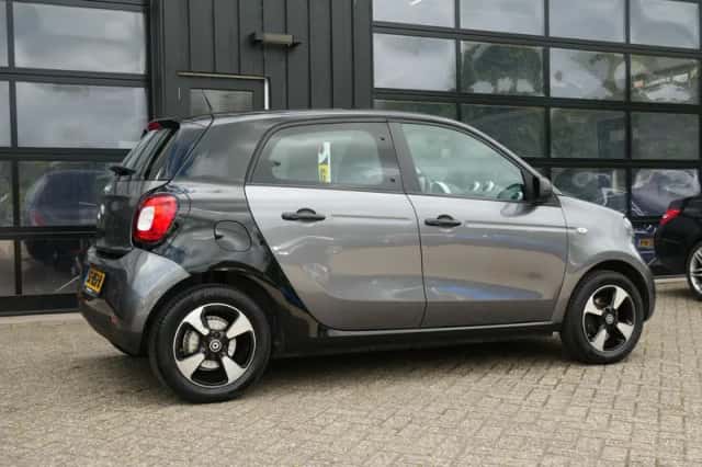 Smart Forfour (2018) thumbnail 3
