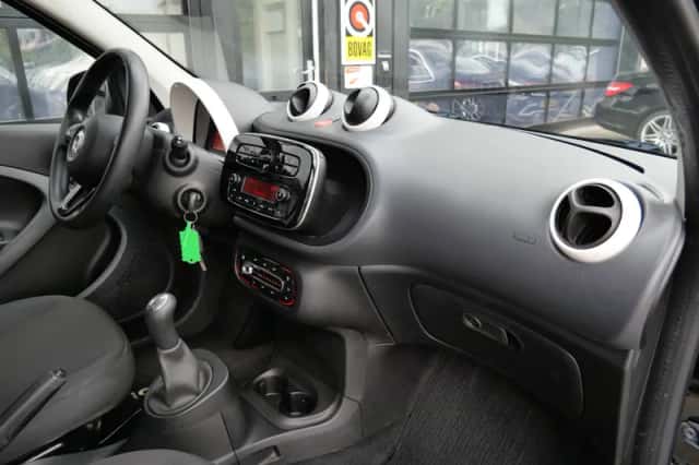 Smart Forfour (2018) thumbnail 4