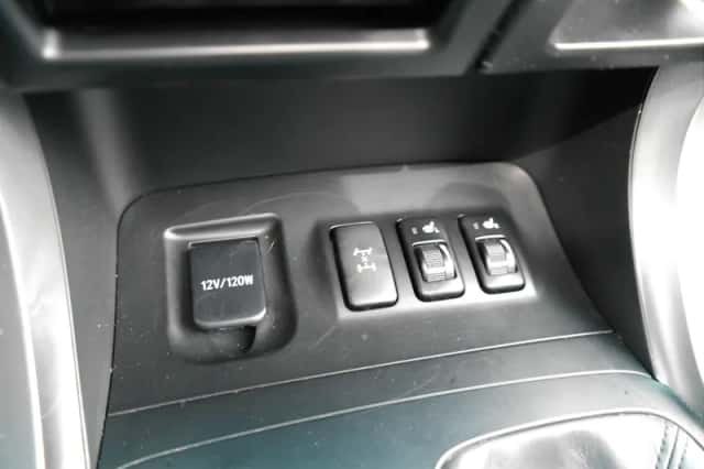Toyota Land Cruiser (2004) thumbnail 11