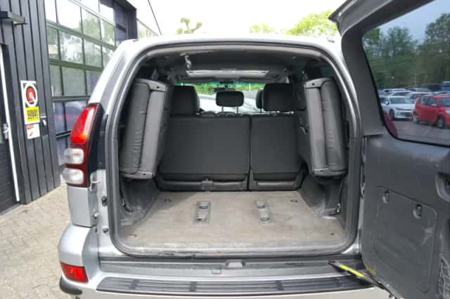 Toyota Land Cruiser (2004) thumbnail 17
