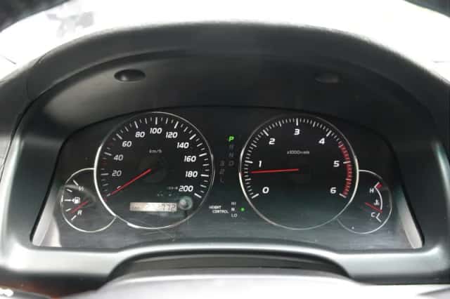 Toyota Land Cruiser (2004) thumbnail 7