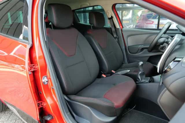 Renault Clio (2016) thumbnail 2