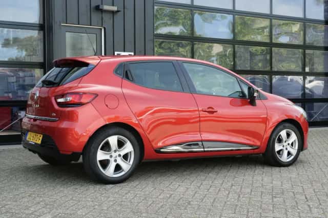 Renault Clio (2016) thumbnail 3