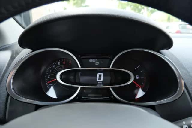 Renault Clio (2016) thumbnail 6
