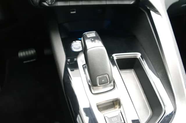Peugeot 3008 (2016) thumbnail 7