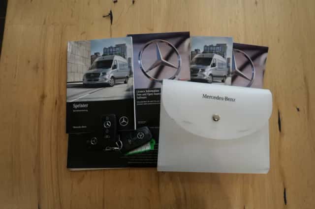Mercedes-Benz Sprinter (2021) thumbnail 32
