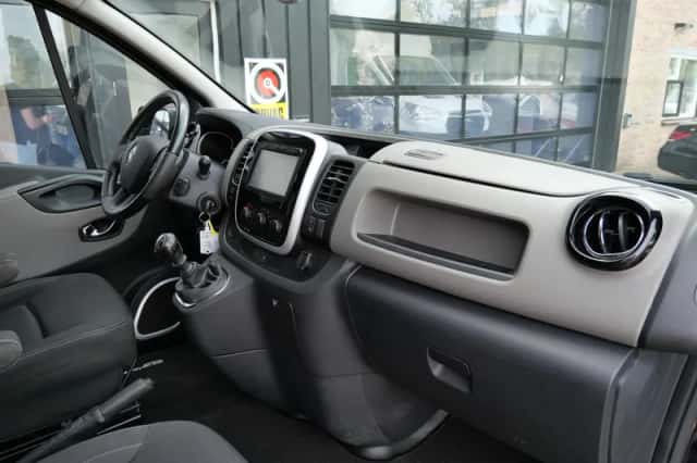 Renault Trafic (2018) thumbnail 5