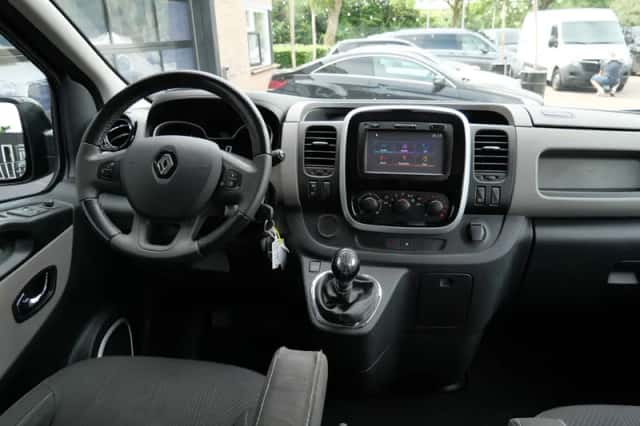 Renault Trafic (2018) thumbnail 7