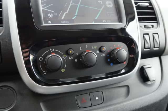 Renault Trafic (2018) thumbnail 10
