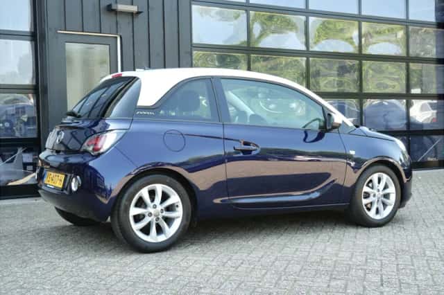 Opel Adam (2015) thumbnail 3