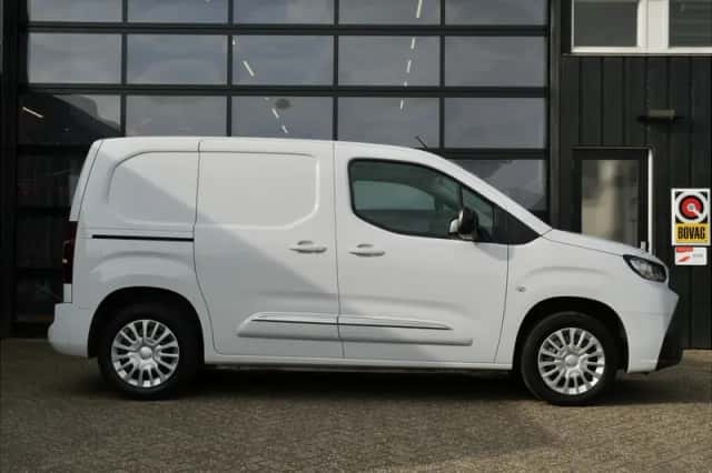 Toyota Proace (2024) thumbnail 2