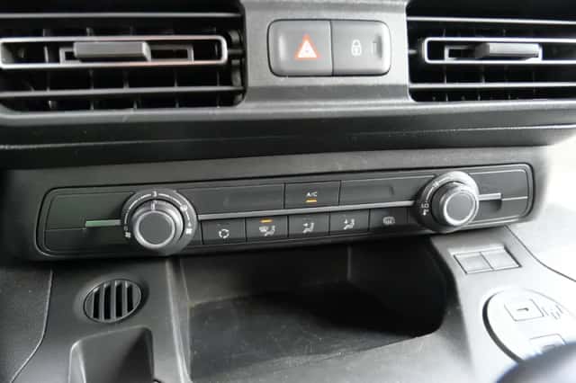 Toyota Proace (2024) thumbnail 6