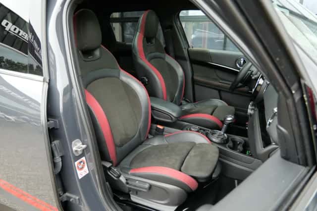 MINI Countryman (2017) thumbnail 2