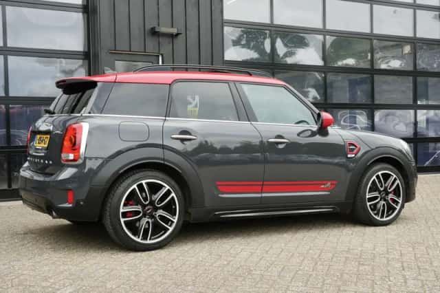 MINI Countryman (2017) thumbnail 3