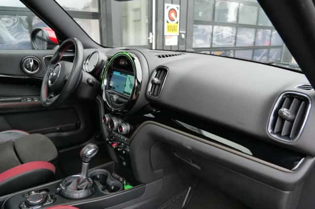MINI Countryman (2017) thumbnail 5