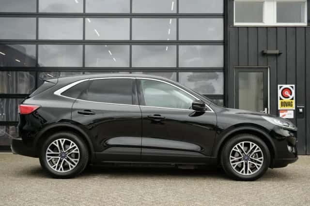 Ford Kuga (2020) thumbnail 4