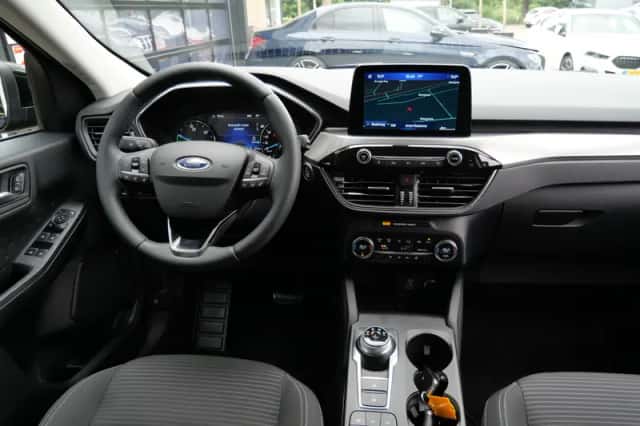 Ford Kuga (2020) thumbnail 6