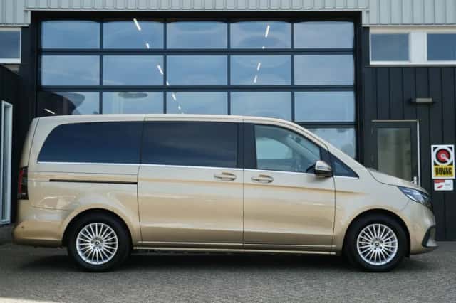 Mercedes-Benz EQV (2025) thumbnail 4