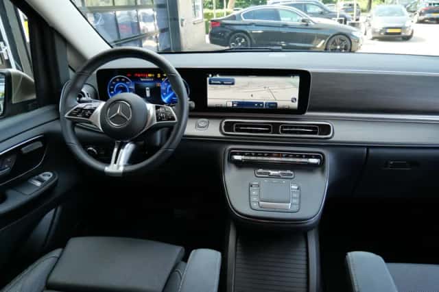 Mercedes-Benz EQV (2025) thumbnail 6