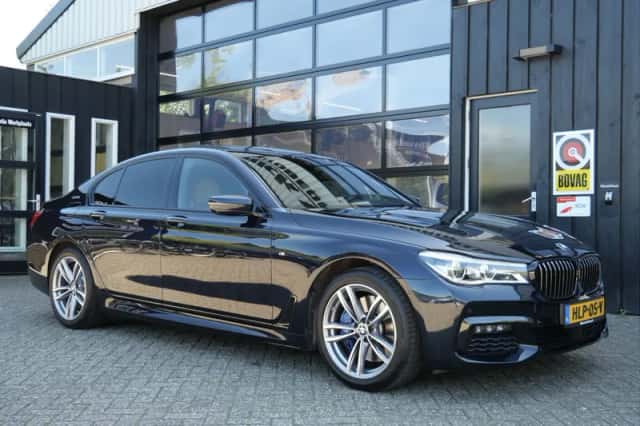 BMW 7-Serie (2018) thumbnail 1