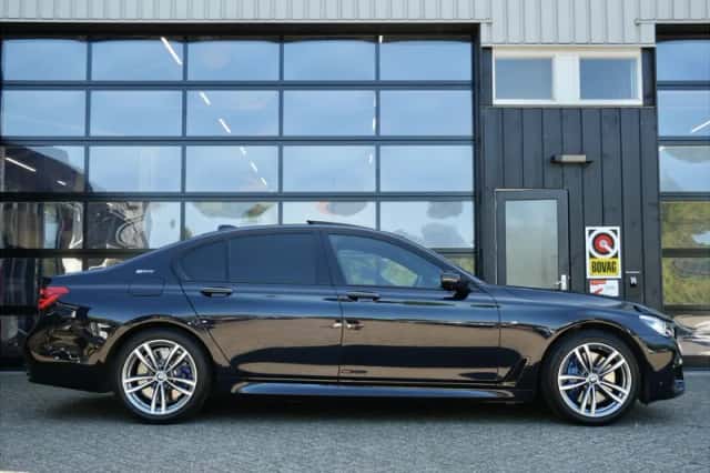 BMW 7-Serie (2018) thumbnail 4