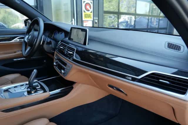 BMW 7-Serie (2018) thumbnail 5