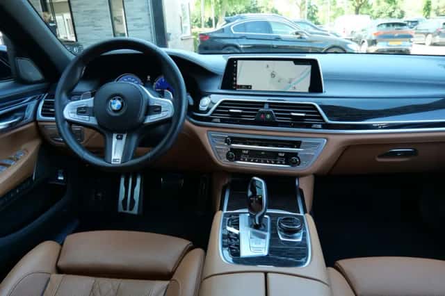 BMW 7-Serie (2018) thumbnail 6