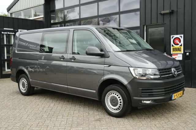 Volkswagen Transporter (2018) thumbnail 1