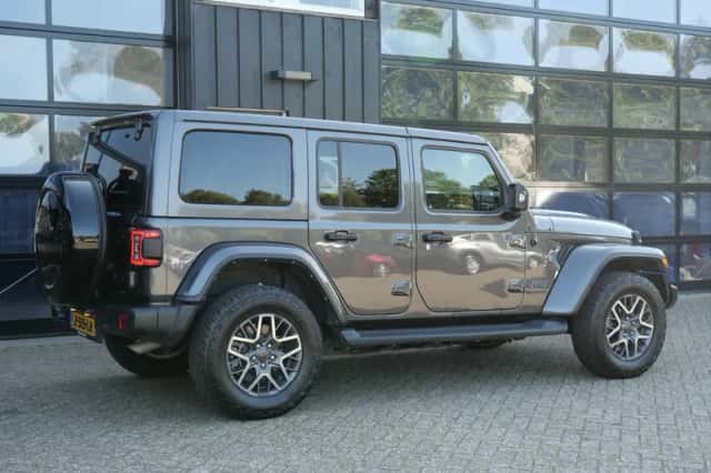 Jeep Wrangler (2021) thumbnail 3
