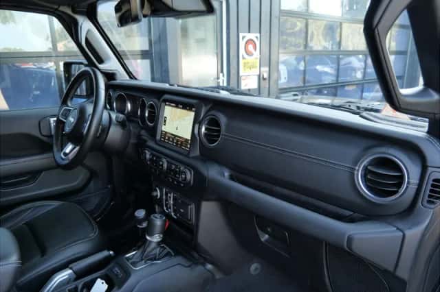 Jeep Wrangler (2021) thumbnail 5