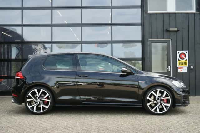 Volkswagen Golf (2017) thumbnail 4