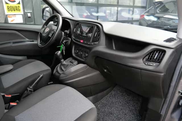 Fiat Doblò (2021) thumbnail 3