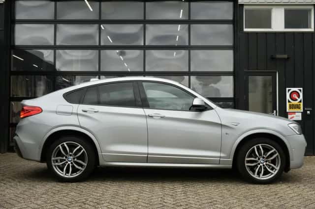 BMW X4 (2018) thumbnail 4
