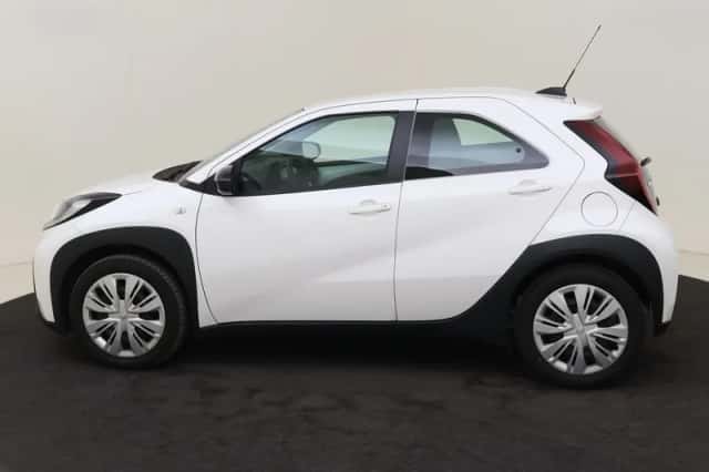 Toyota Aygo X (2024) thumbnail 2