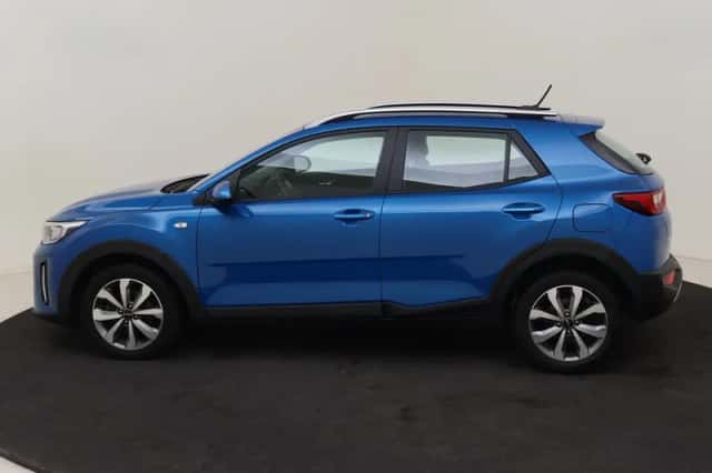 Kia Stonic (2023) thumbnail 2
