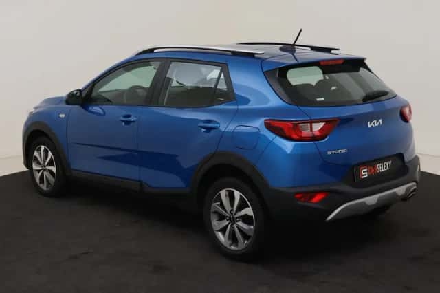 Kia Stonic (2023) thumbnail 3