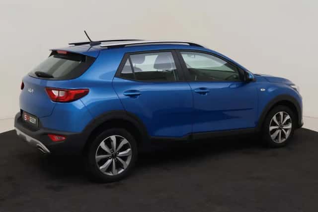 Kia Stonic (2023) thumbnail 5