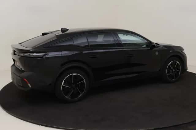 Peugeot 408 (2024) thumbnail 5