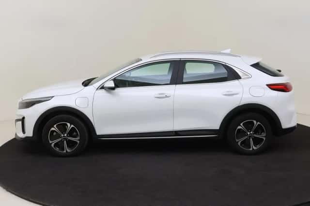 Kia XCeed (2024) thumbnail 2