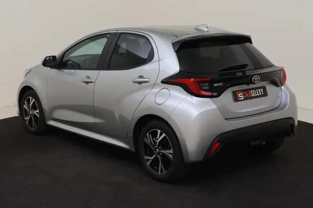 Toyota Yaris (2025) thumbnail 3