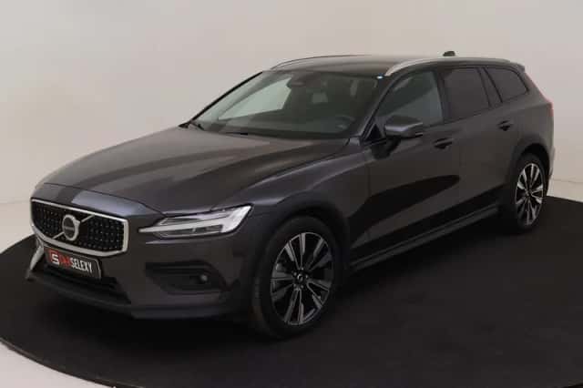 Volvo V60 (2024) thumbnail 1