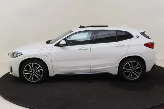 BMW X2 (2023) thumbnail 2