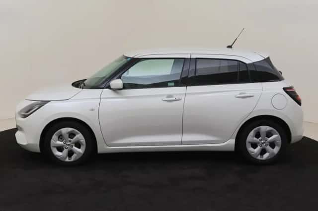 Suzuki Swift (2025) thumbnail 2