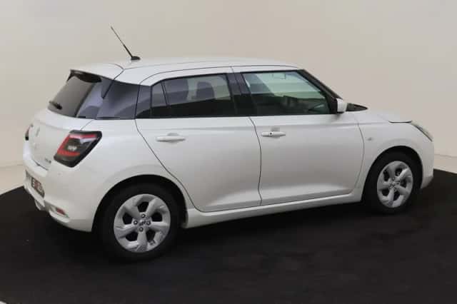 Suzuki Swift (2025) thumbnail 5