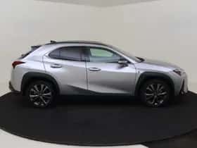 Lexus UX (2024) thumbnail 6