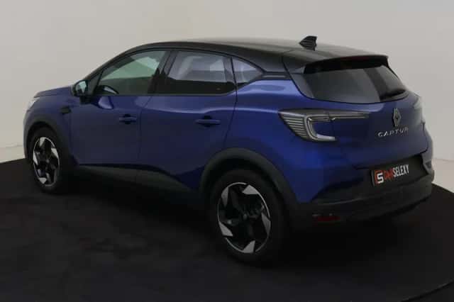 Renault Captur (2025) thumbnail 3