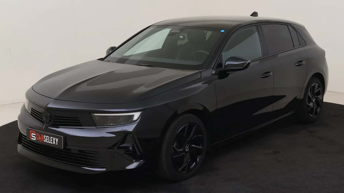 Opel Astra (2023) — foto 1